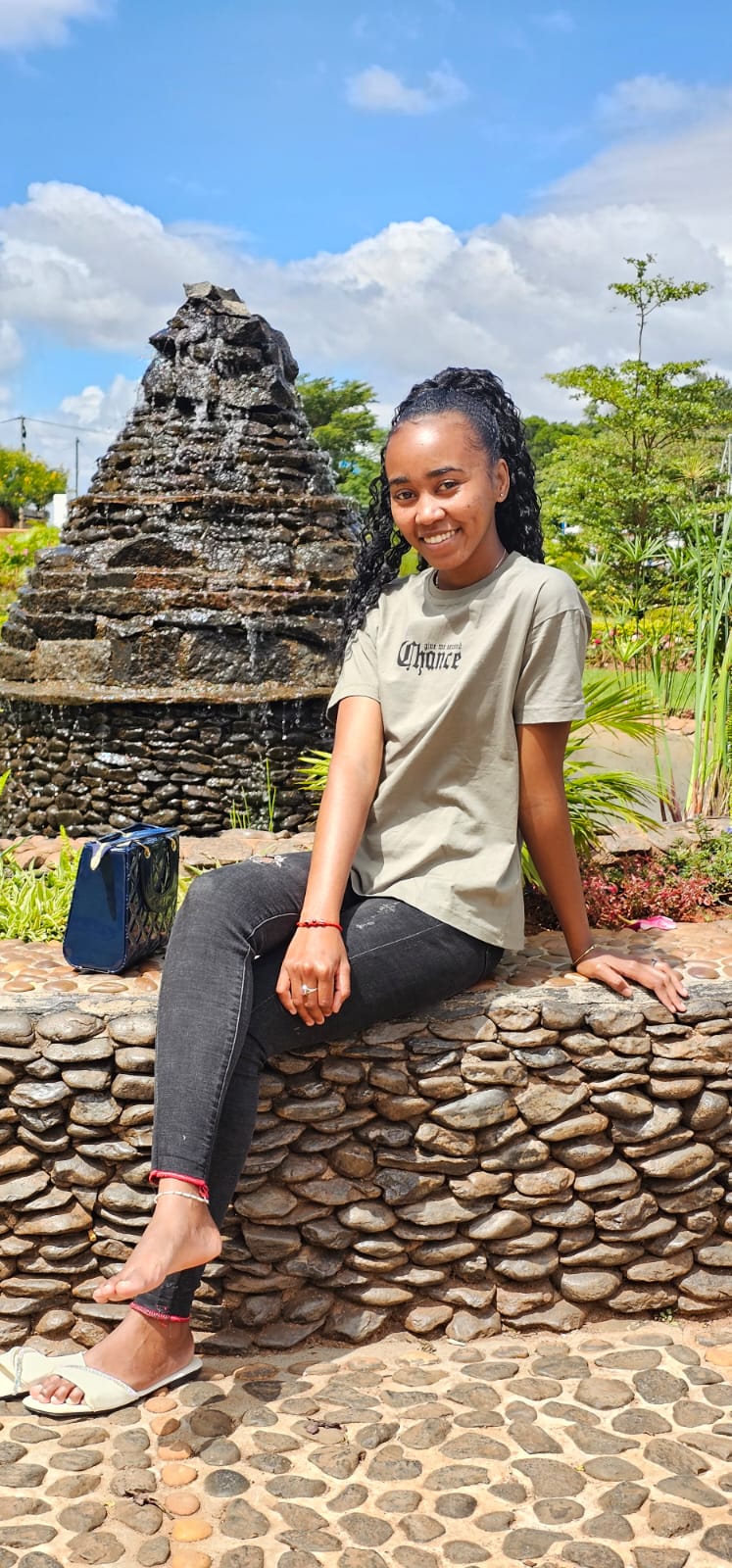 Rojoniana Antoinette, Sales and Booking Manager